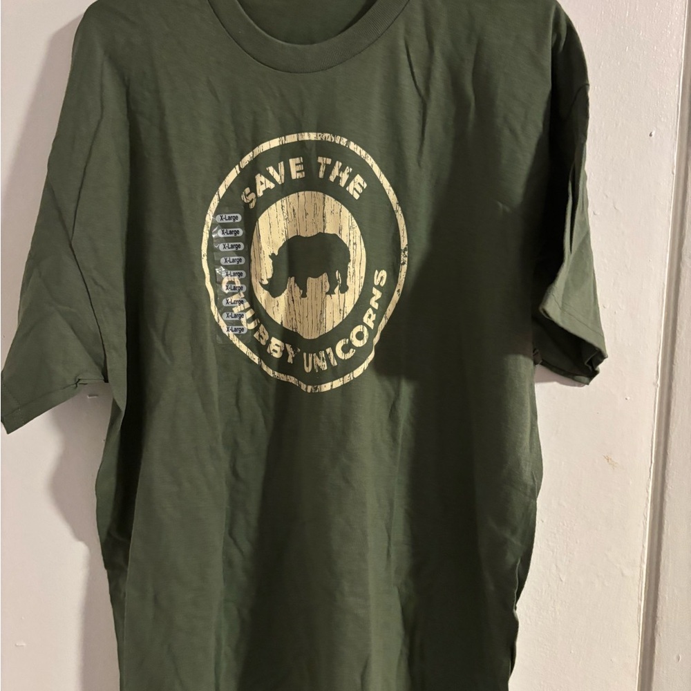 NWT Brevard Zoo Save The Rhinos Graphic T Shirt Green XL
(1004)